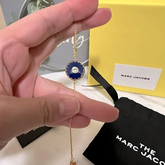5 pcs. Marc Jacobs Medallion Gold and Blue Bracelet - Picture 6 of 11